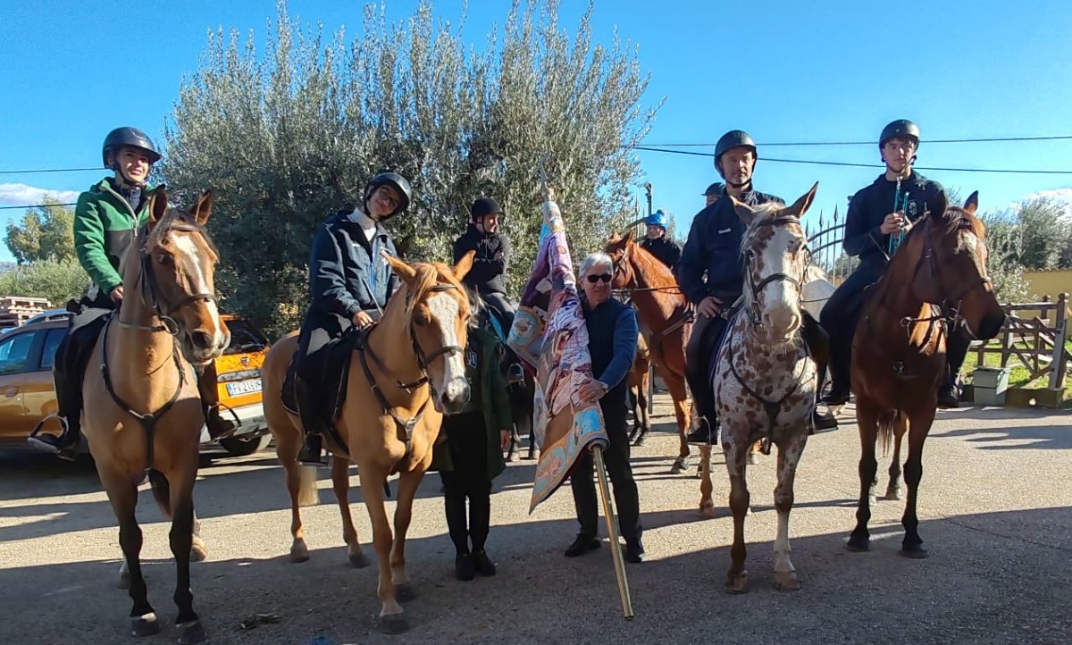 Velletri, al via la Festa di Sant'Antonio Abate: prima uscita dei cavalieri - 