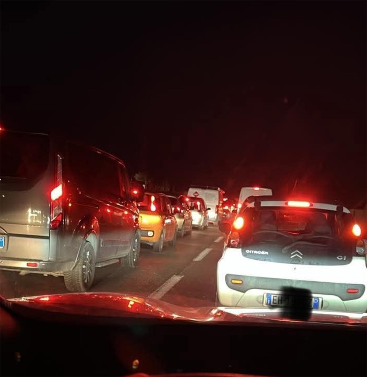 Pontina, incidente tra 3 furgoni. Lunghe code verso Roma - 