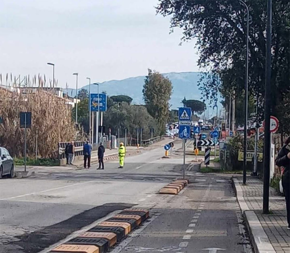 Aprilia - Condotta del gas tranciata, evacuato Eurospin e chiusa via Carroceto - 