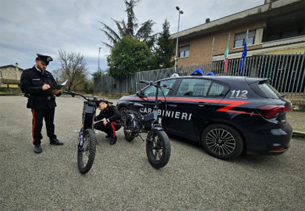Bici elettriche modificate, sanzione per i conducenti - 