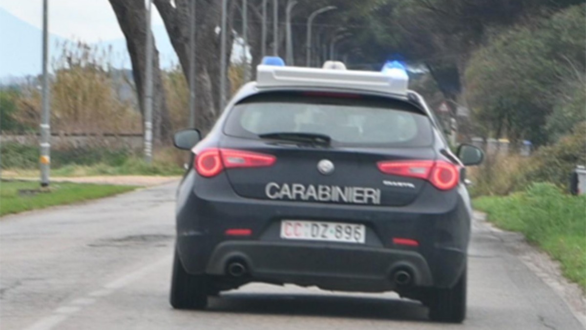 Aprilia, ispezione in una rivendita di veicoli commerciali: denunciato il titolare. - 