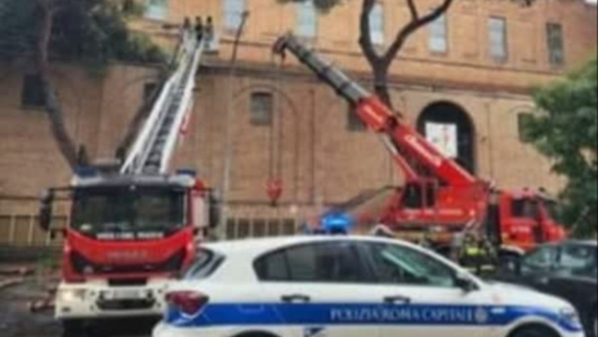 Maltempo a Roma e in provincia: circa 150 gli interventi eseguiti nelle ultime ore dai Vigili del Fuoco. - 