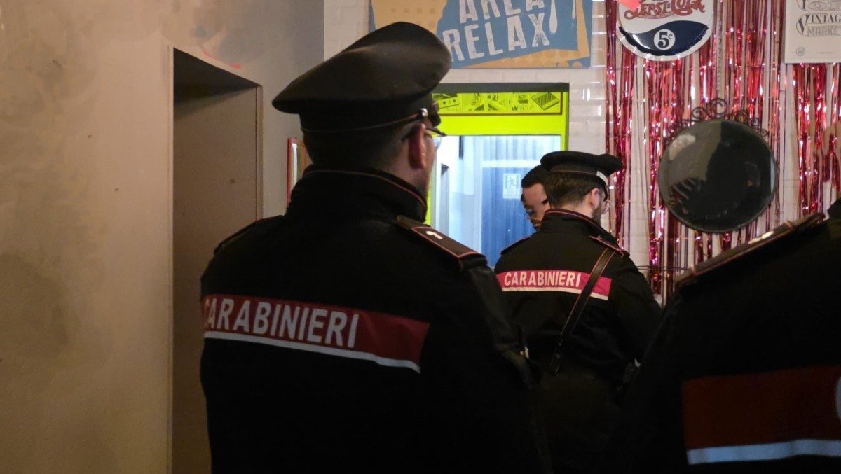 Spaccio di droga in un bar-tavola calda di Albano: in manette il titolare ed un cliente. - 