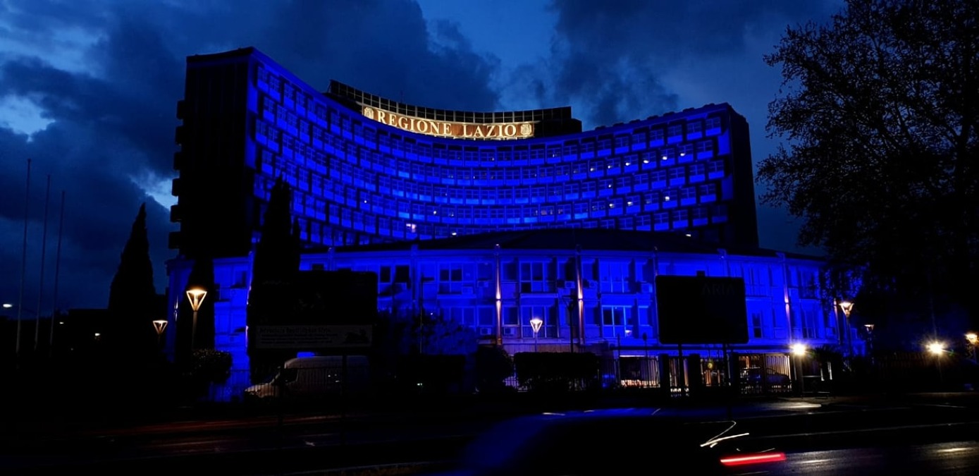 La Regione Lazio si illumina di blu per le vittime civili delle guerre nel Mondo - 