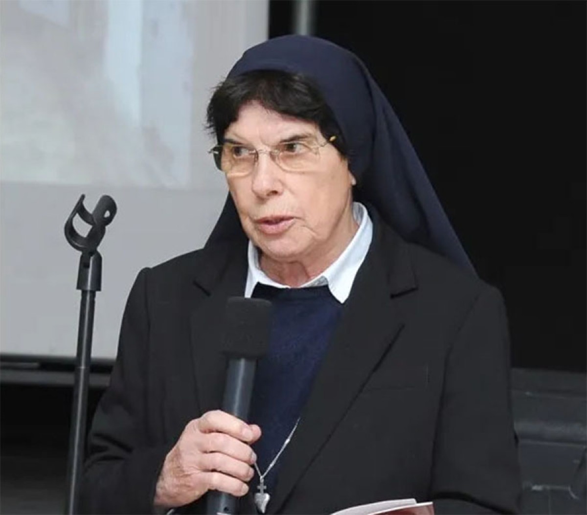 Suor Emma Zordan da anni accanto ai detenuti, un'alta onorificenza per lei dal Presidente Mattarella - 