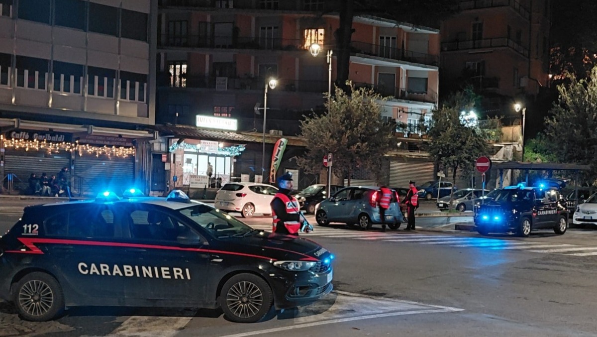Velletri, controlli straordinari dei Carabinieri: denunce e sanzioni. - 