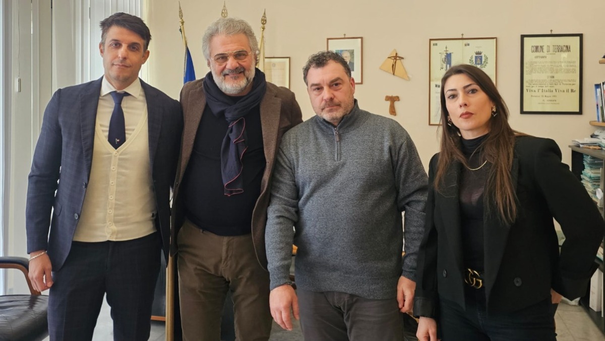 Terracina, 16enne investito e ucciso la notte di Ferragosto. Il sindaco riceve il papà di Federico Salvagni. - 