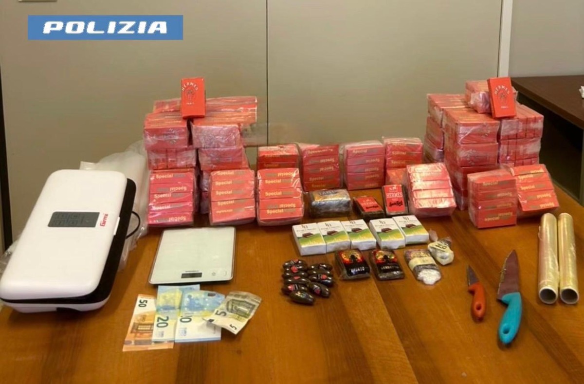Droga etichettata come gli alimenti, in arresto un uomo. Sequestrati 25 chili di hashish - 