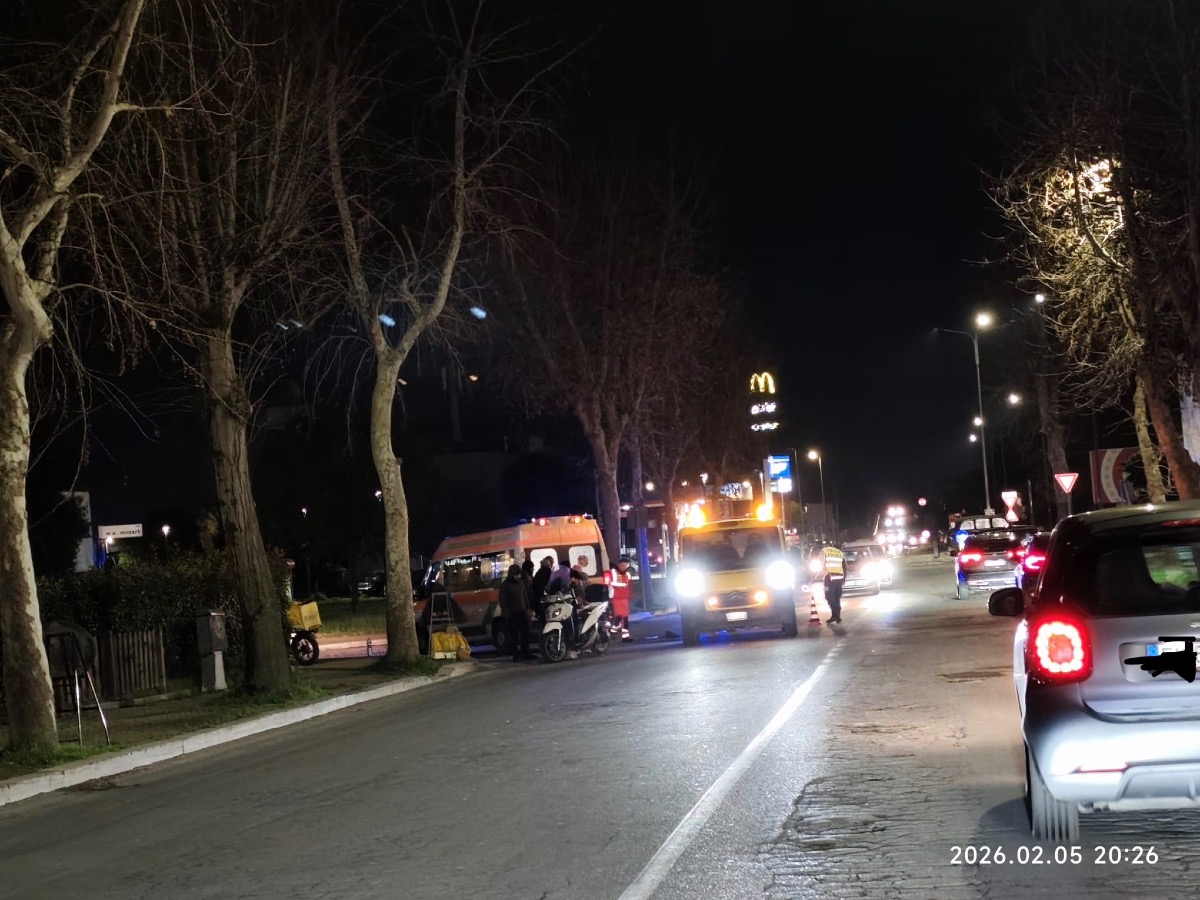 Aprilia - Incidente su via Mascagni, un ferito - 
