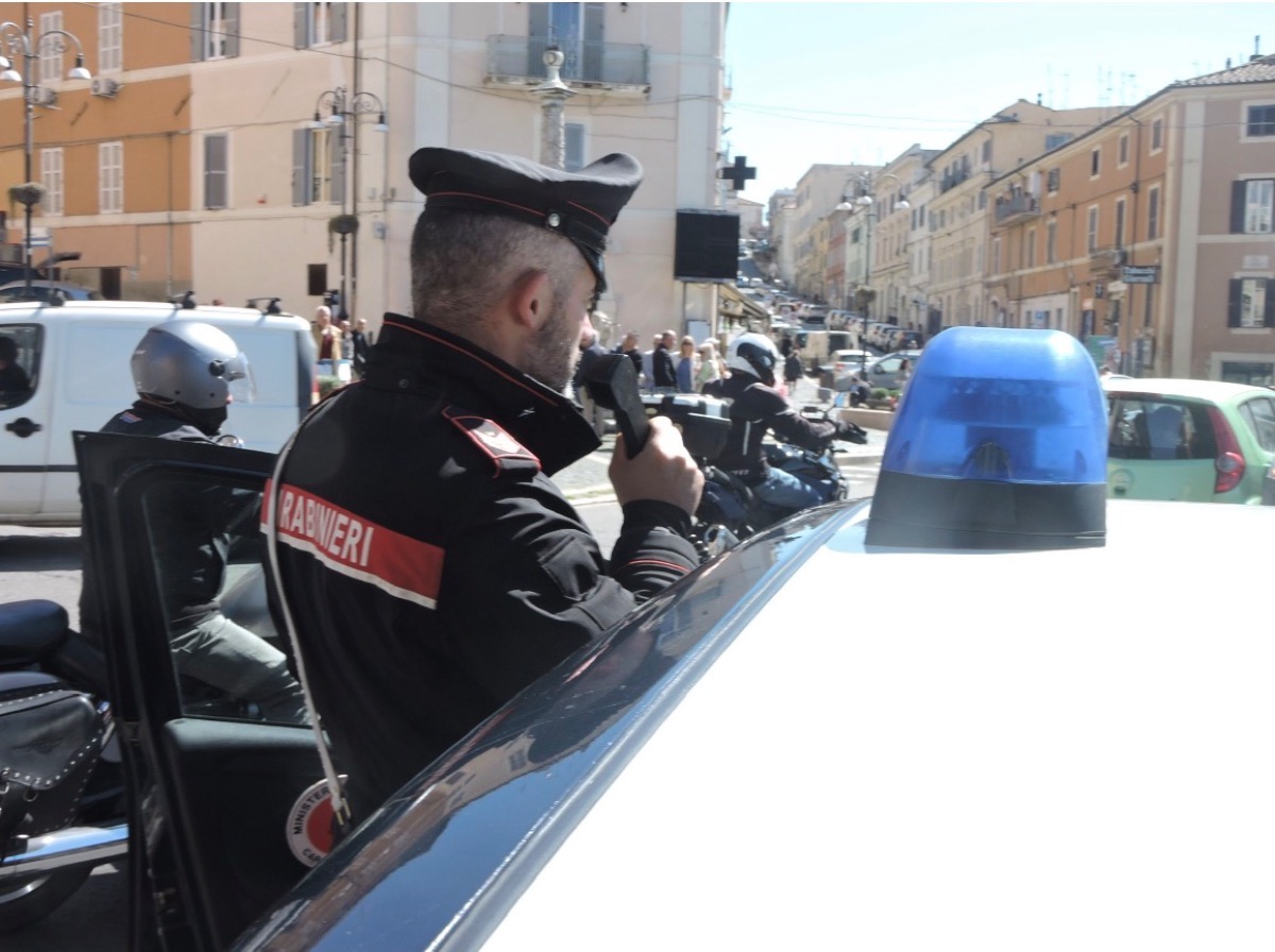 Velletri - Torna nel negozio dove aveva rubato due tv, viene riconosciuto  - 