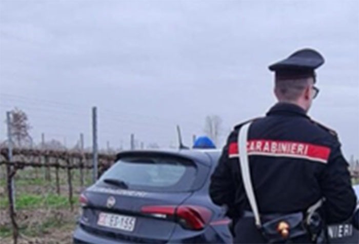 PONTINIA - Si oppone al controllo all’interno dell’azienda del padre, insultando i militari.  - 