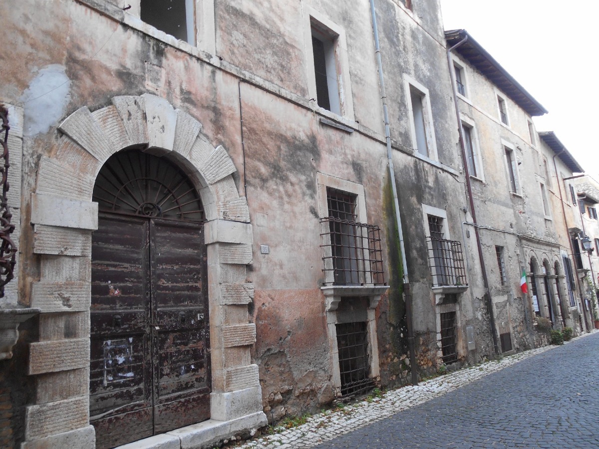Riprende il progetto di recupero a Palazzo Scatafassi a Sermoneta, lì nuovi alloggi - 