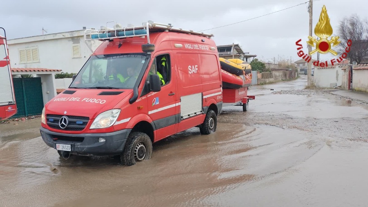 Esondazione del mare sul litorale romano, a Fiumicino: evacuate 50 famiglie. - 