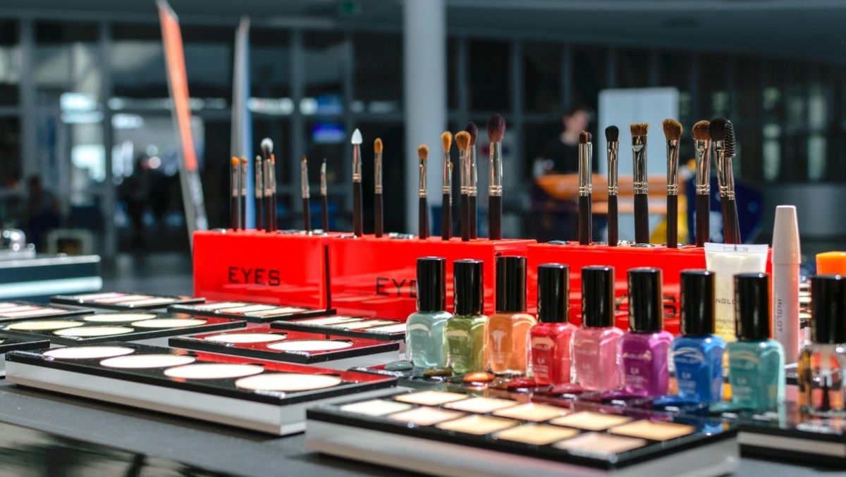 Cisterna, ruba cosmetici di una negozio: i Carabinieri denunciano una donna. - 