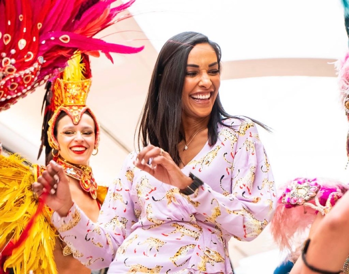 Juliana Moreira incanta il pubblico per il Carnevale di Aprilia2 - 