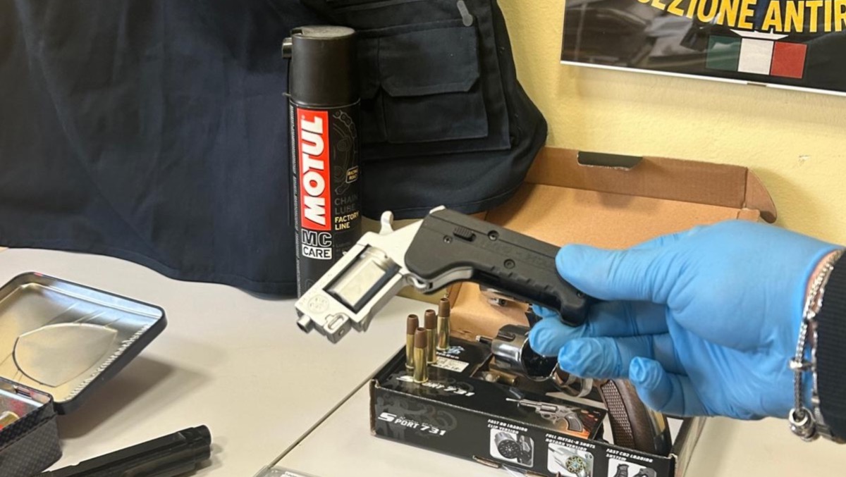 Arsenale in casa: la polizia arresta un uomo di Latina  - 