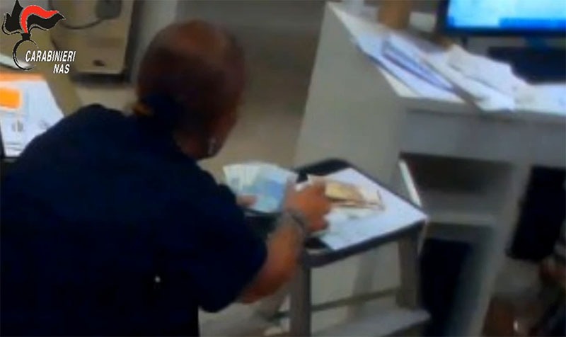 Mezzo milione di euro sottratto ad anziani fragili: scattano 8 misure cautelari tra Castel Gandolfo, Ariccia, Albano e Tor San Lorenzo. - 