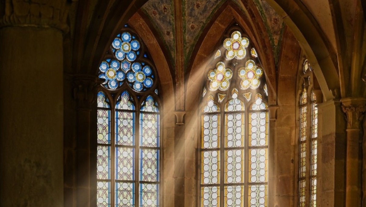 Sorpreso mentre tenta un furto in un ex monastero a Latina, fugge e danneggia 4 auto in sosta.  - 