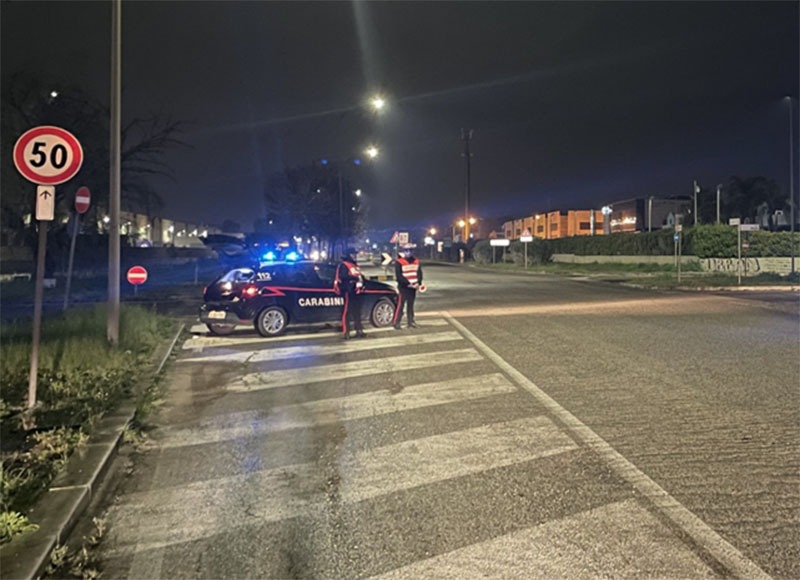 18enne di Aprilia fugge in auto all’alt dei Carabinieri. Fermato e sorpreso con droga. - 