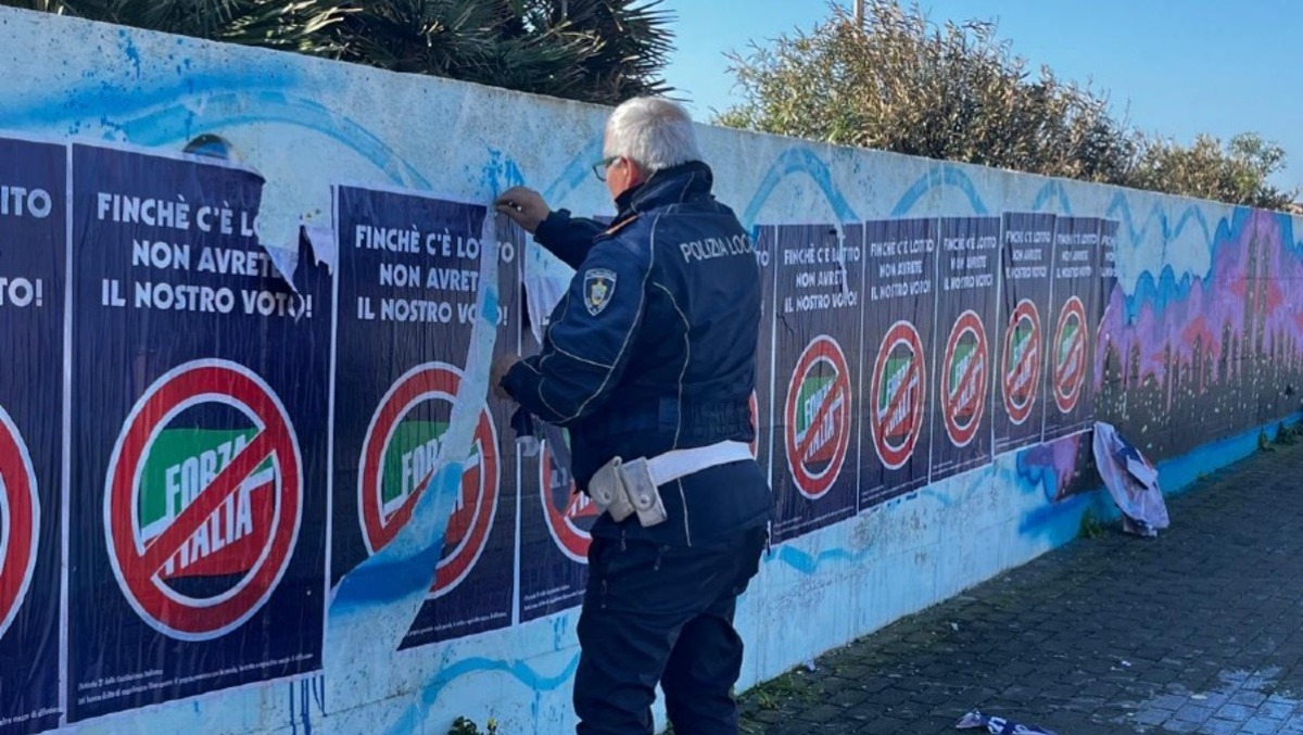 Anzio, vandalizzato il murale del centenario del cavo Italcable, davanti alla caserma Santa Barbara. - 