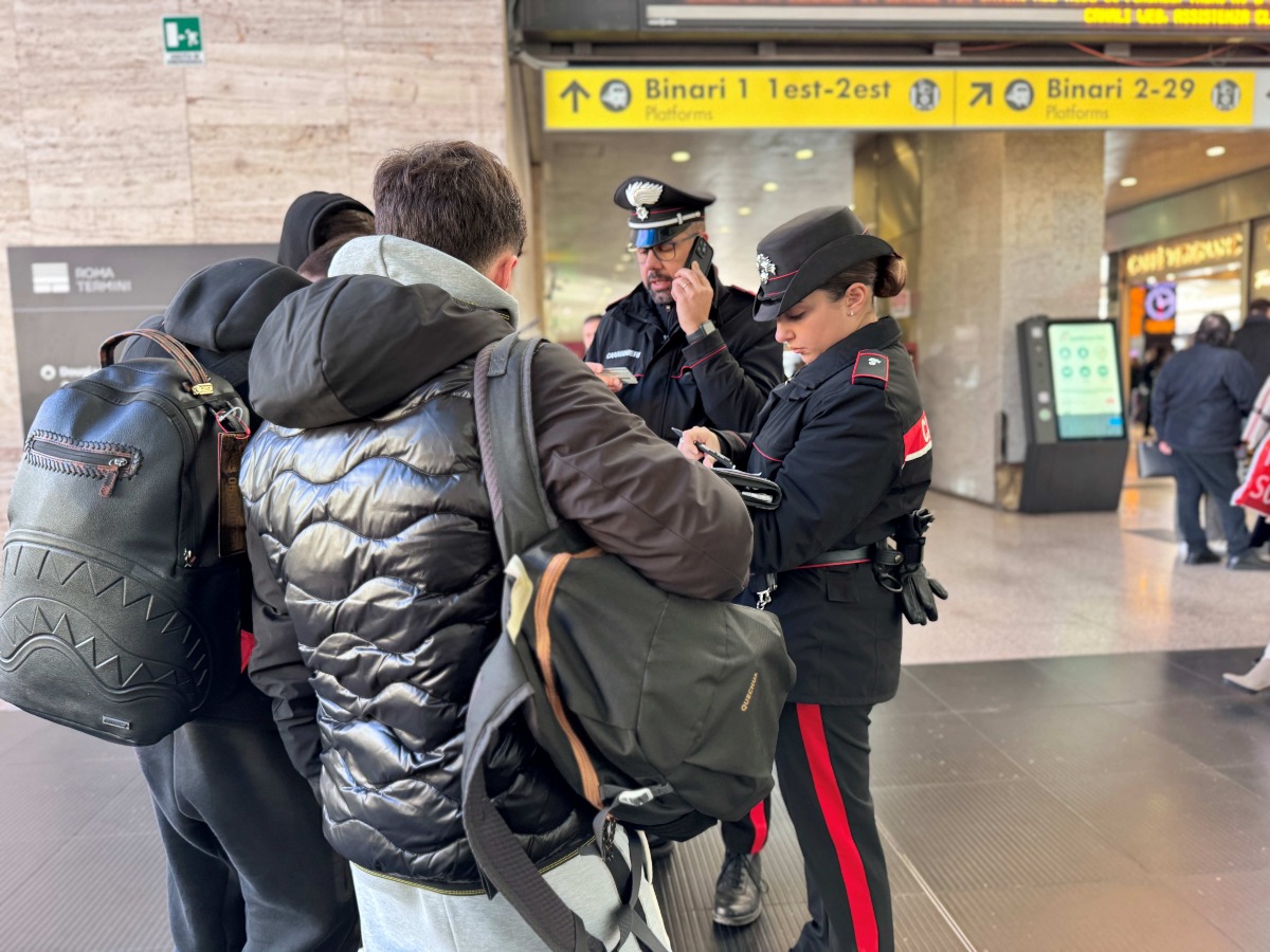 i Carabinieri a Roma Termini