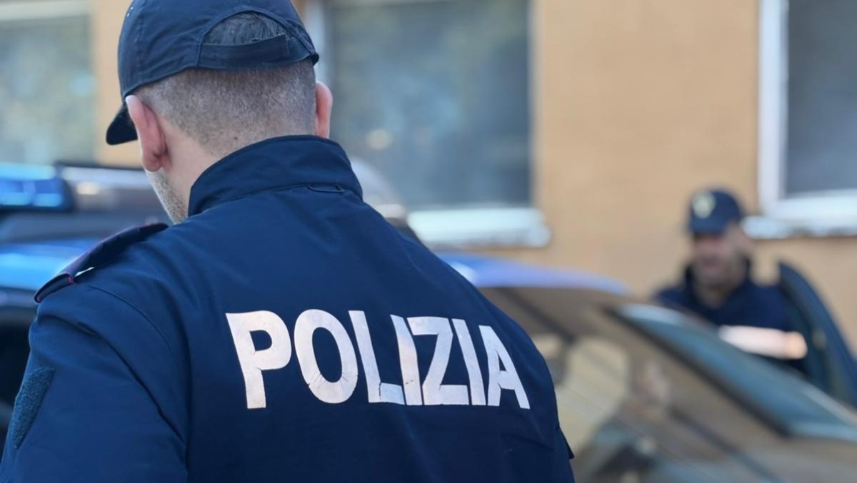 Tentano di sfilare 25mila euro ad un'anziana fingendosi carabinieri: scoperti dalla Polizia  - 