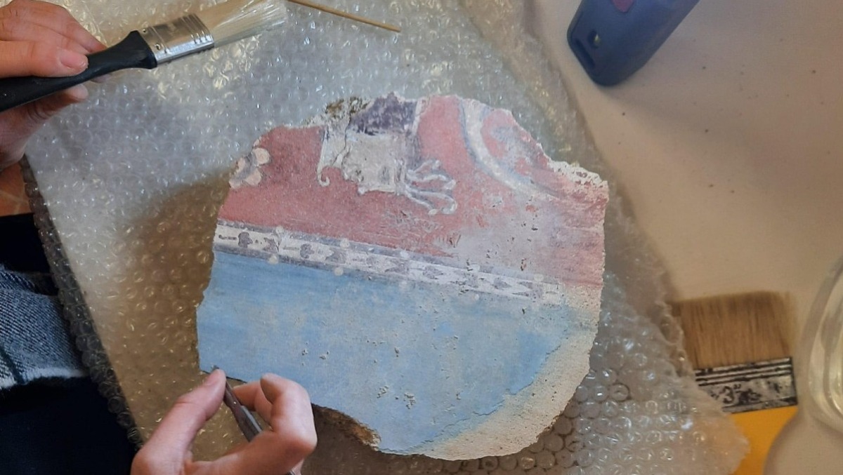 Nettuno, restaurata una porzione di affresco rinvenuta all’Uttat. - 