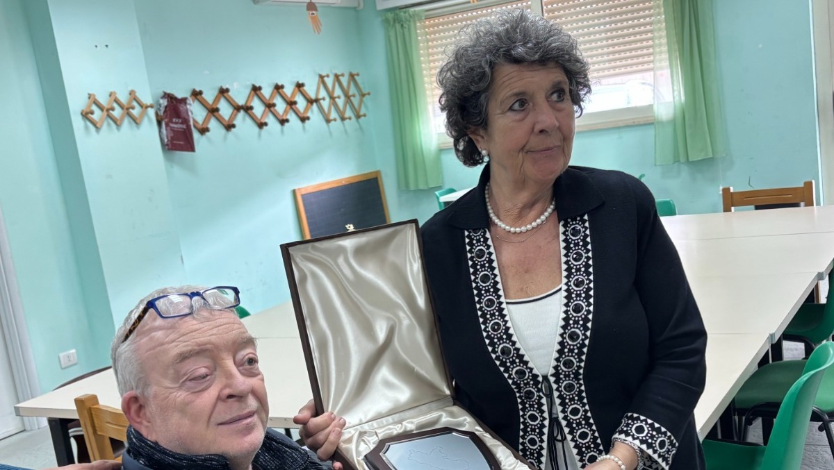 Disabile allontanato dal bar di Aprilia, la Garante si presenta per un caffé: "Fatti del genere non accadano più" - 