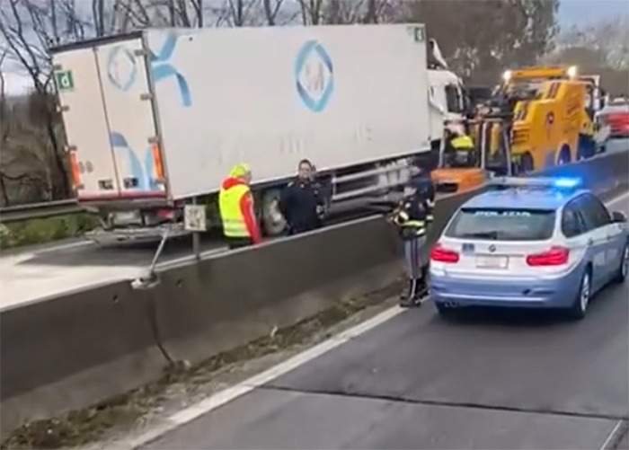 Duplice mortale sulla Pontina, ad Aprilia: ipotesi malore per il conducente del tir.