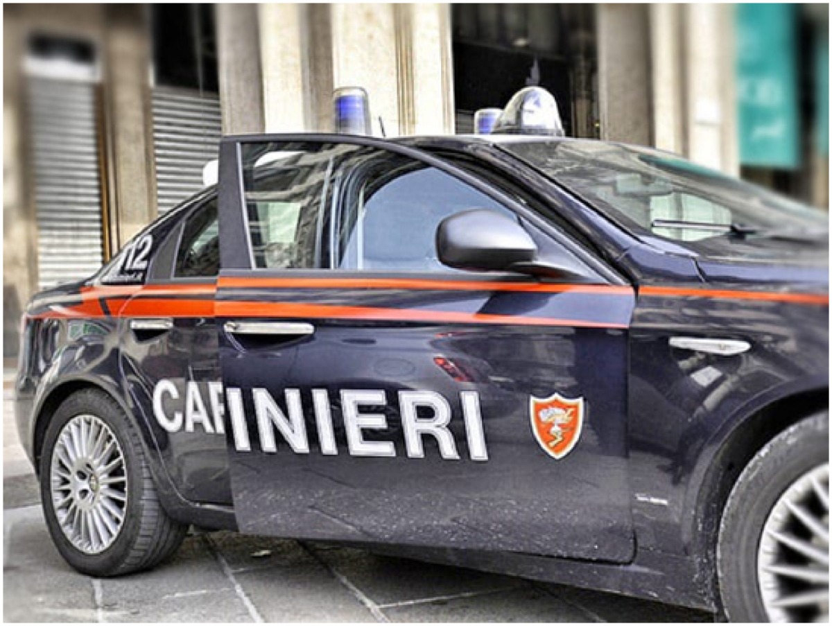 Coltello e sfollagente in auto, due uomini denunciati a Latina - 