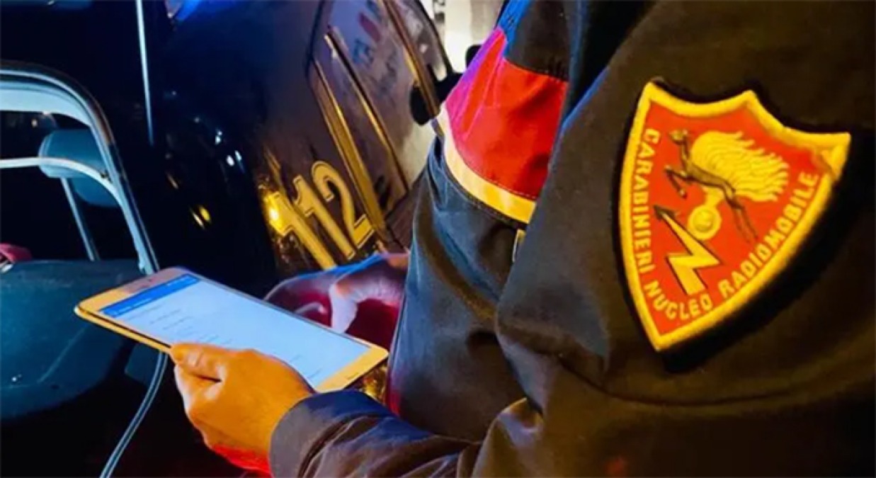 Hashish, un coltello e un proiettile: 18enne di Latina denunciato - 