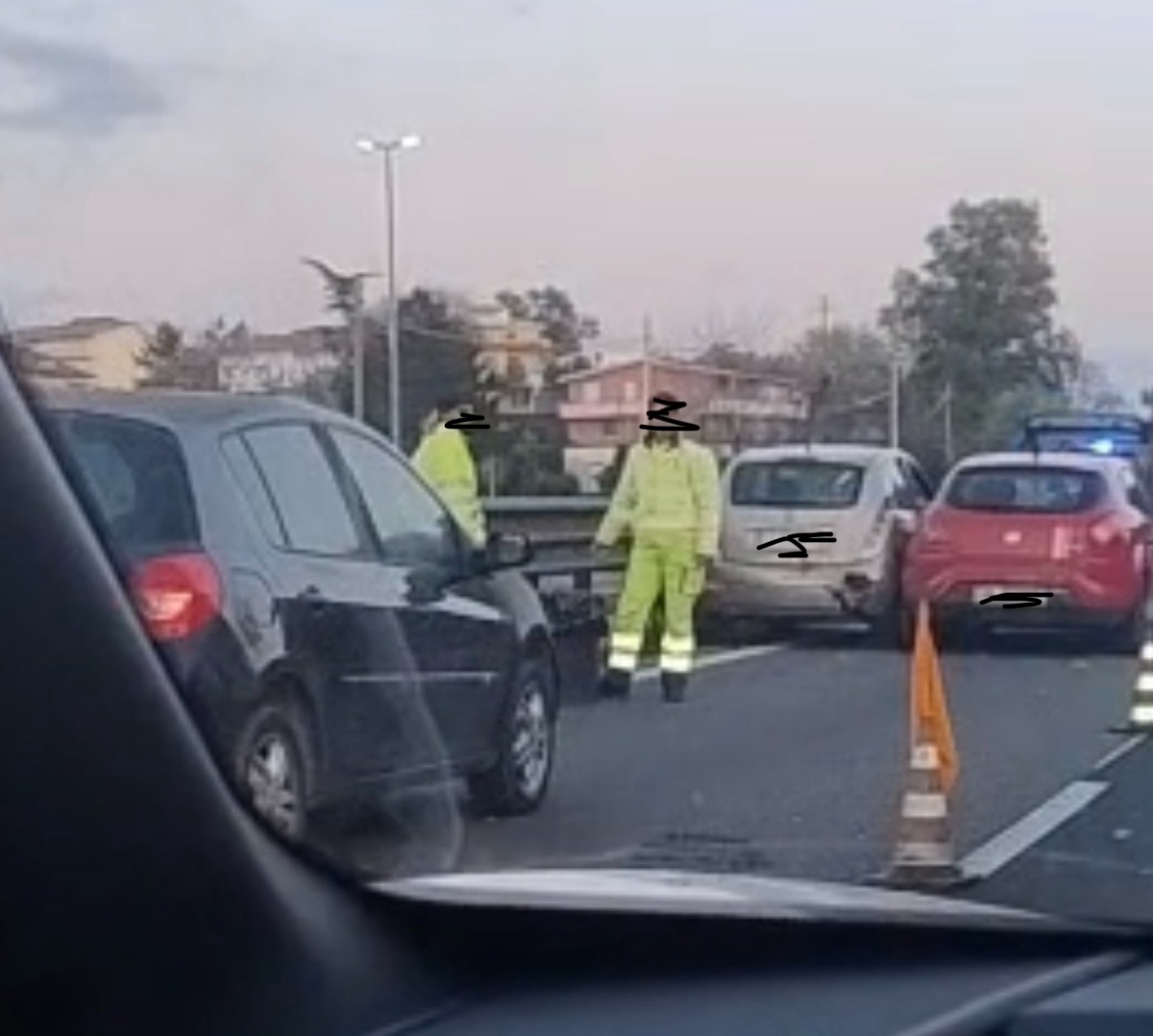 Pontina, incidente a Fossignano tra 3 auto: lunghe code - 