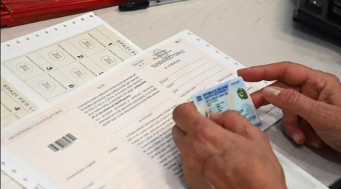 Aprilia, Referendum Costituzionale: gli orari di apertura per il rilascio delle tessere elettorali. - 