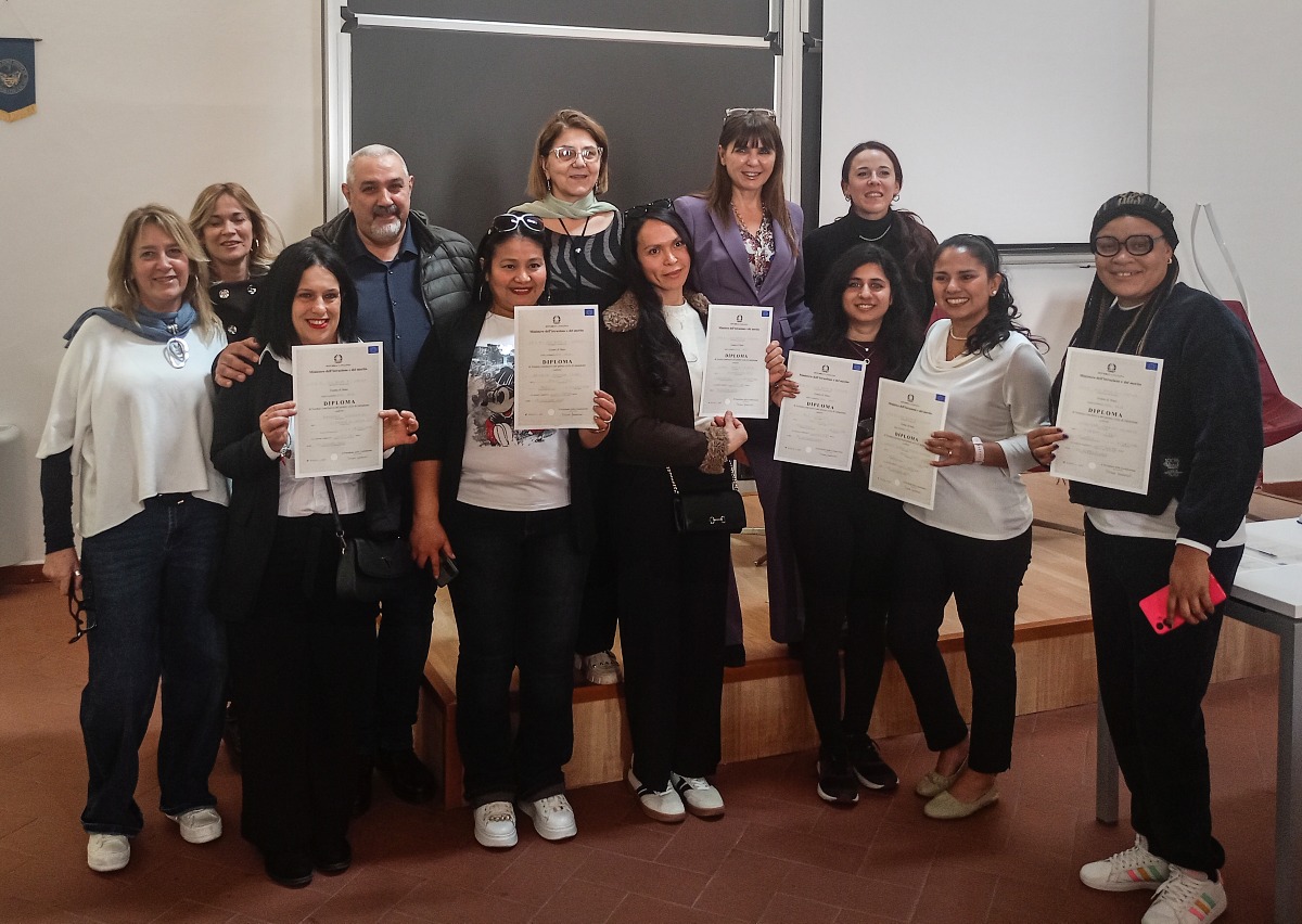 Consegna dei diplomi di licenza media a Cisterna del CPIA 9 Latina - 
