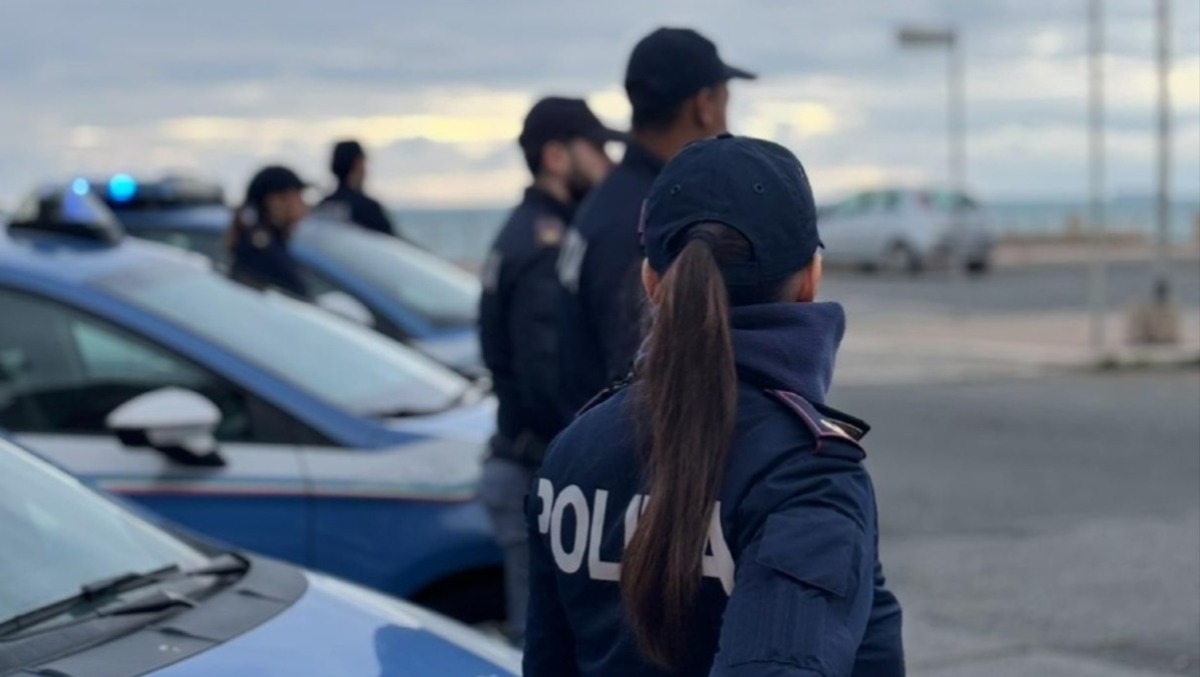 Sorpresa con hashish e marijuana dopo aver fatto spesa. Arrestata dalla Polizia. - 