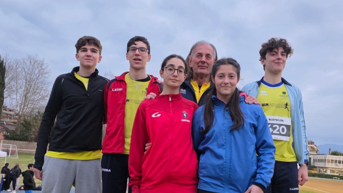 I giovanissimi atleti della Scuola di Atletica Runforever Aprilia all'opera - 