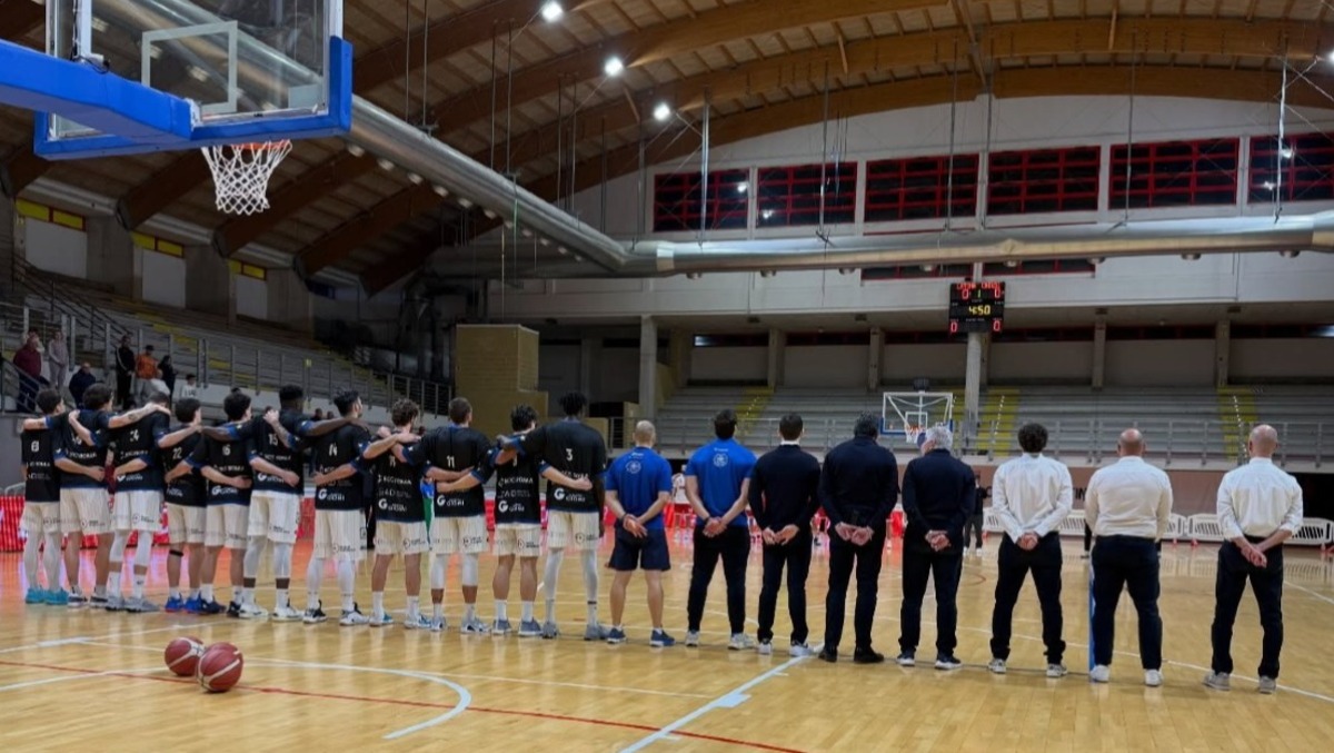 Basket B Nazionale. Altra vittoria per il Latina, supera Chiusi e conquista il 1° posto in classifica. - 