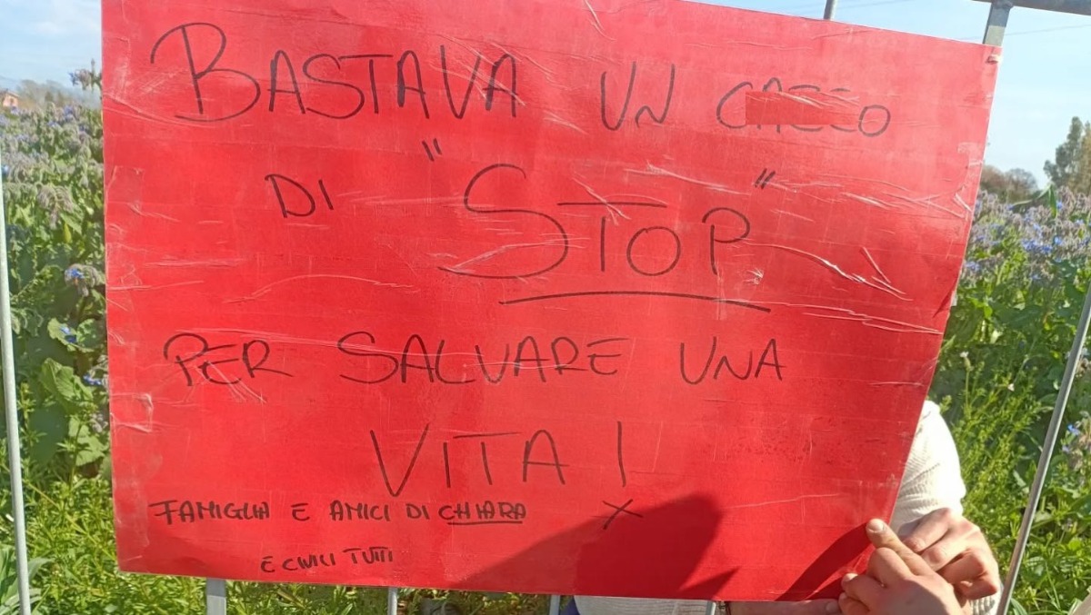 Sermoneta, oggi l'ultimo saluto a Chiara. Familiari e amici: "La giusta segnaletica le avrebbe salvato la vita" - 