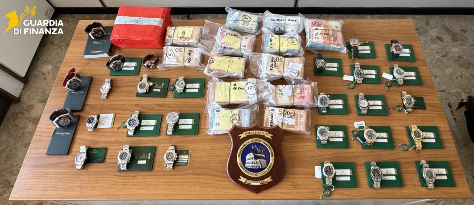 Orologi falsi e autoriciclaggio, sequestro da 880 mila euro  - 