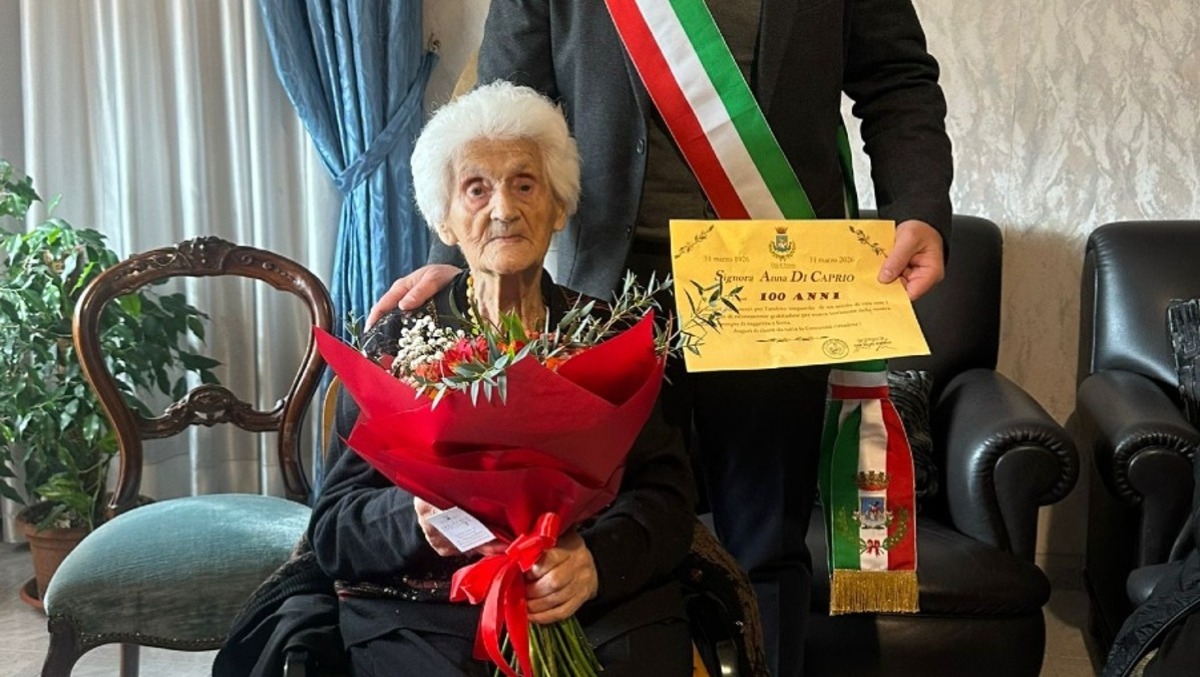 A Nettuno si festeggiano i 100 anni della signora Anna. - 