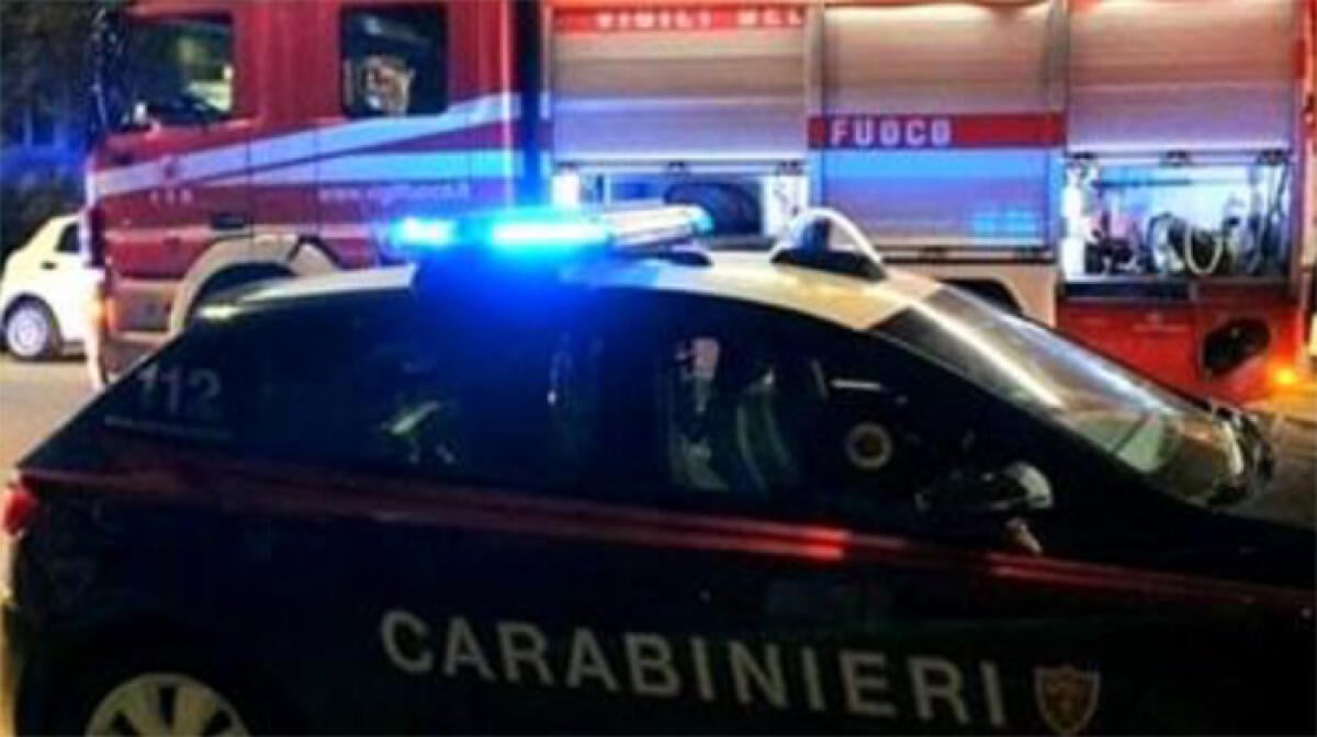 Attentato alle case Arlecchino a Latina, in fiamme un'auto - 