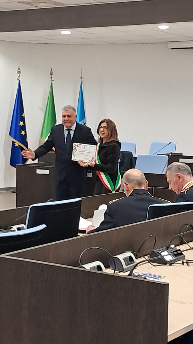 Attestato di benemerenza per sei dipendenti del Comune di Aprilia 