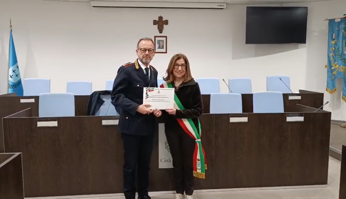 Attestato di benemerenza per sei dipendenti del Comune di Aprilia 