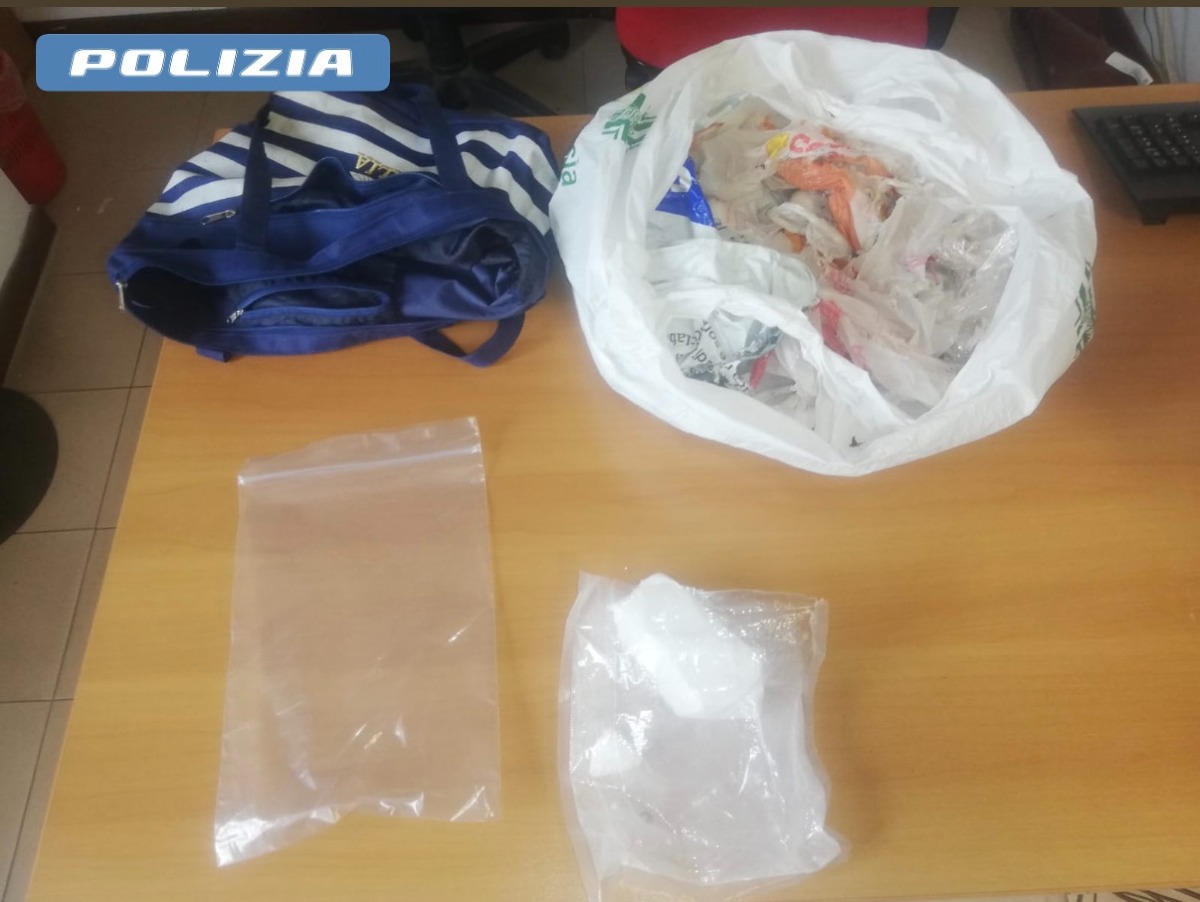 Polizia di Cisterna - la cocaina sequestrata