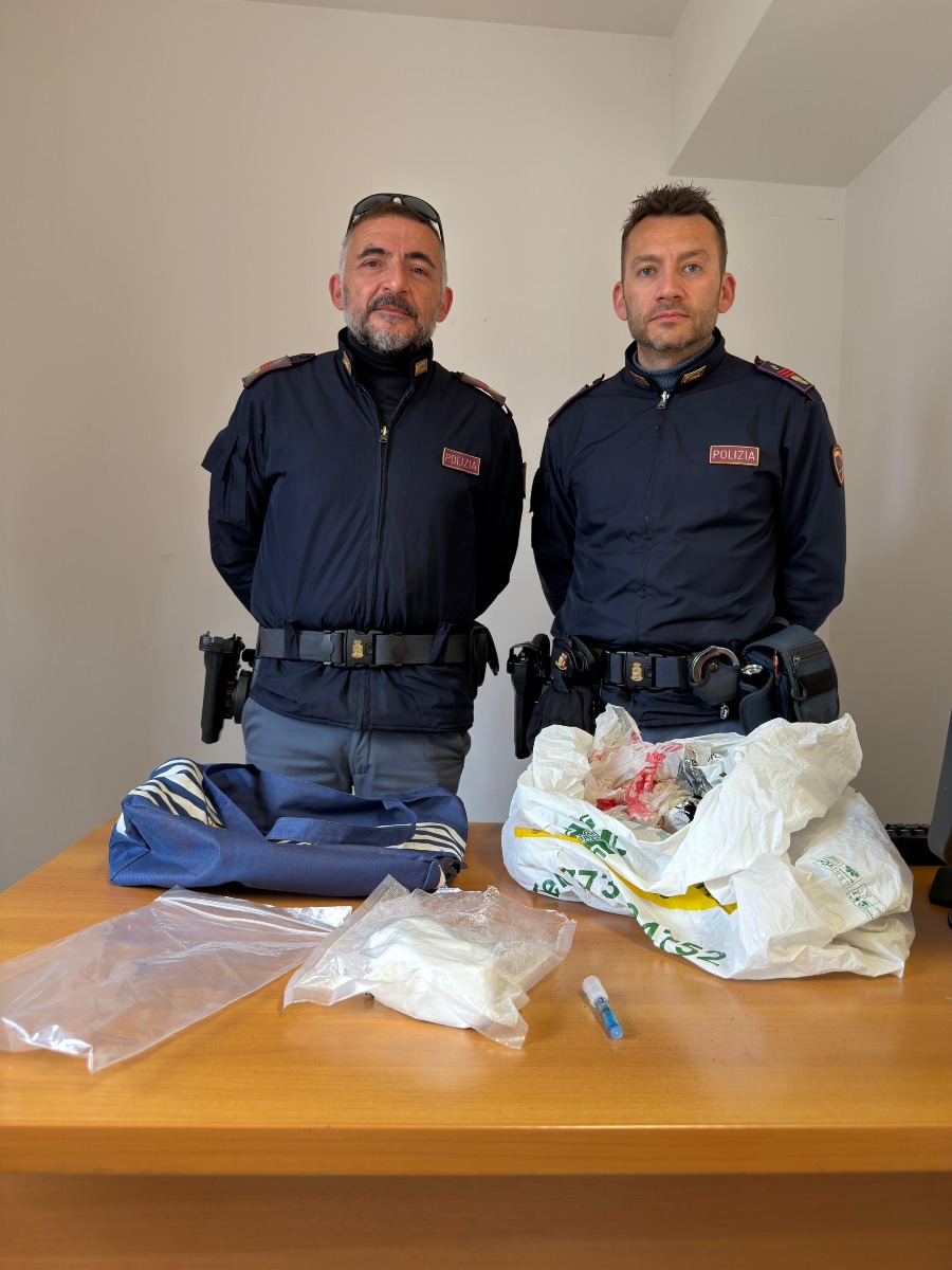 Polizia di Cisterna - la cocaina sequestrata