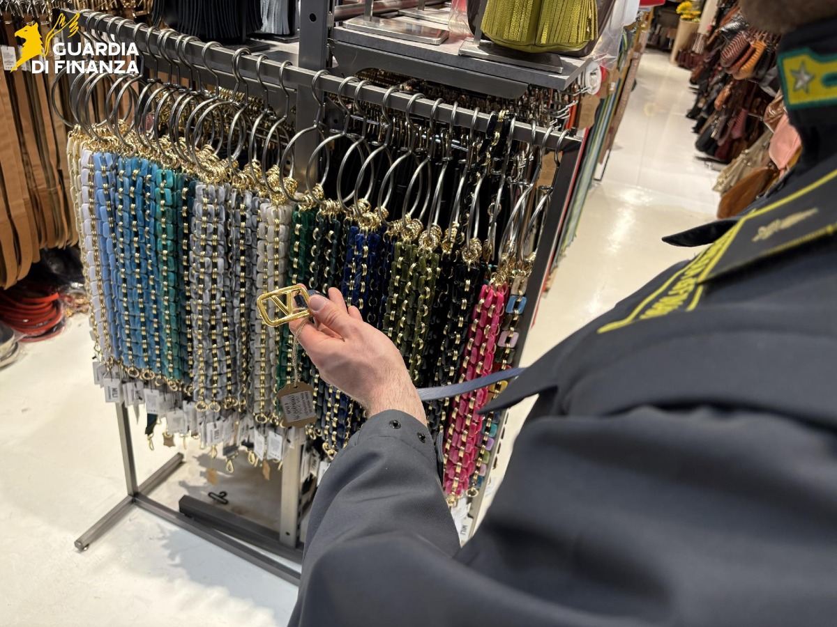 Guardia di Finanza di Roma - articoli contraffatti