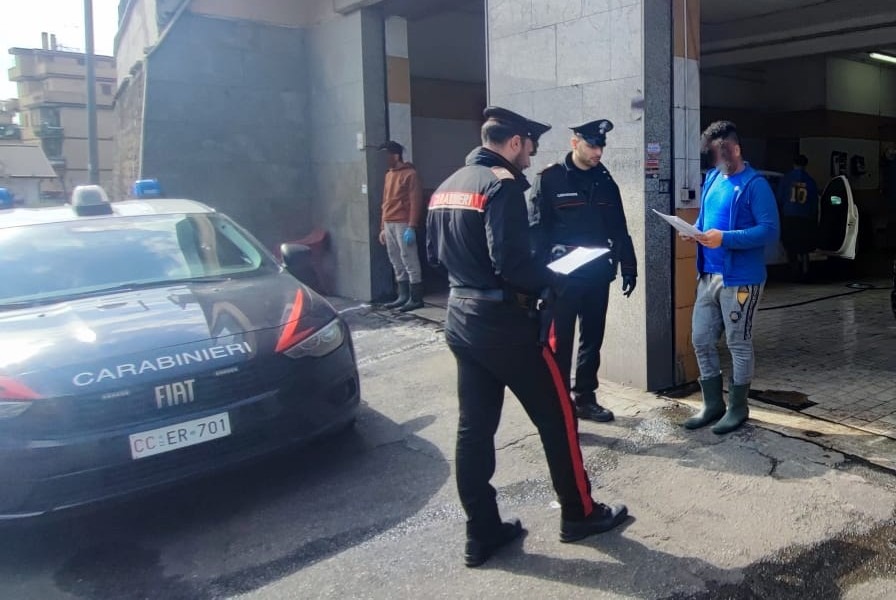 Carabinieri di Frascati - controlli in un autolavaggio