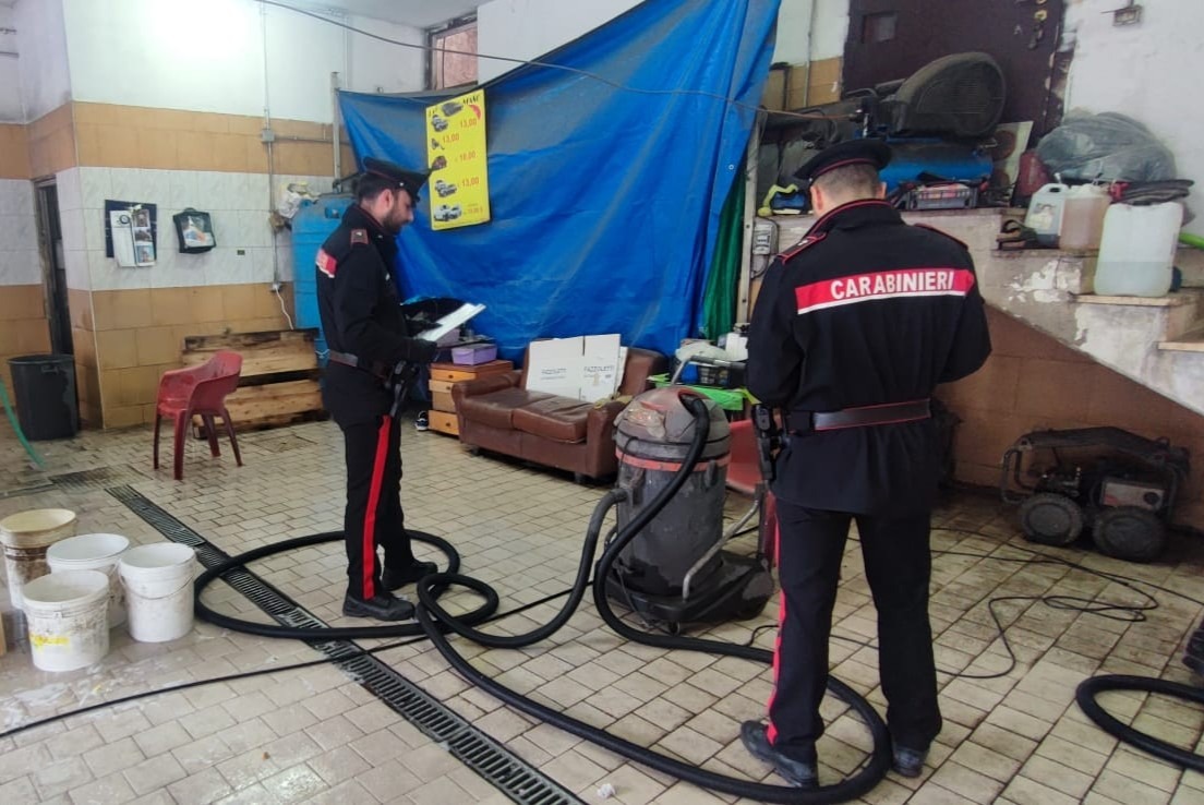 Carabinieri di Frascati - controlli in un autolavaggio