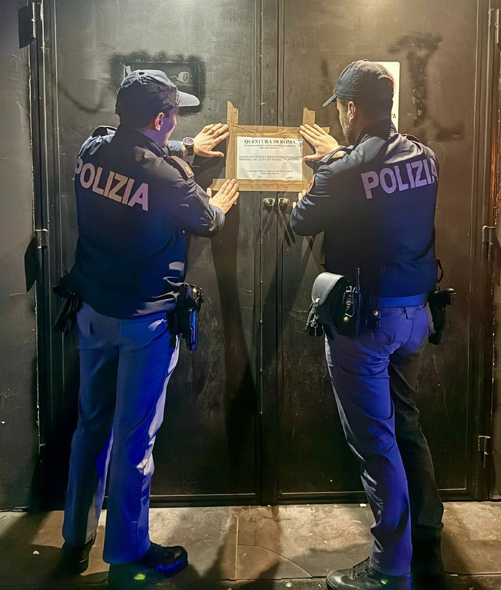 Polizia - chiusura di un locale