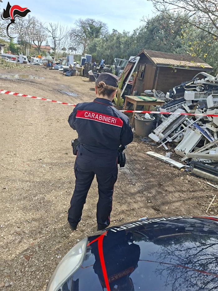 Carabinieri di San Felice Circeo - la discarica sequestrata